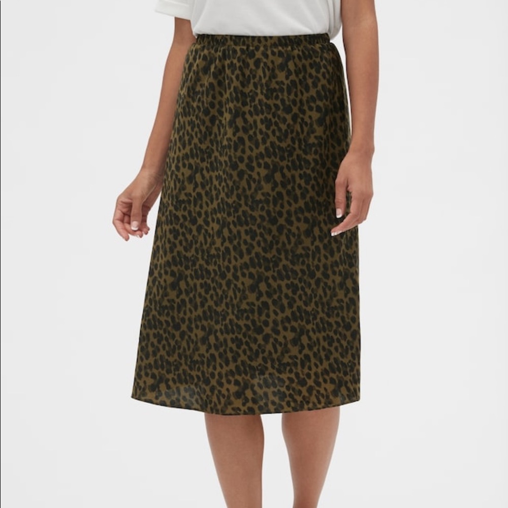 NWT- Banana Republic Skirt